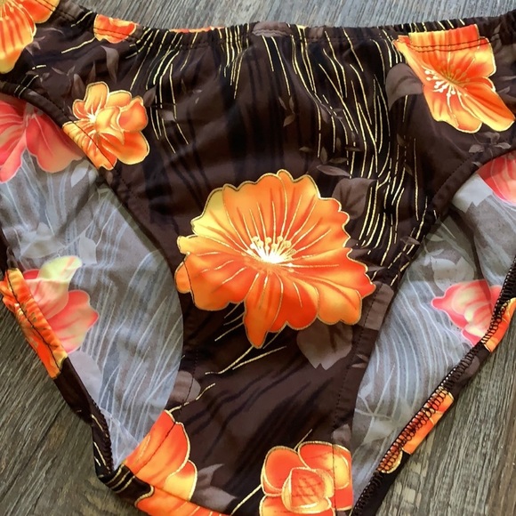 Sia cute bikini bottoms bundle up to save - Picture 2 of 4